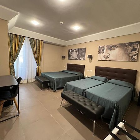 Hotel Garda Roma Esterno foto