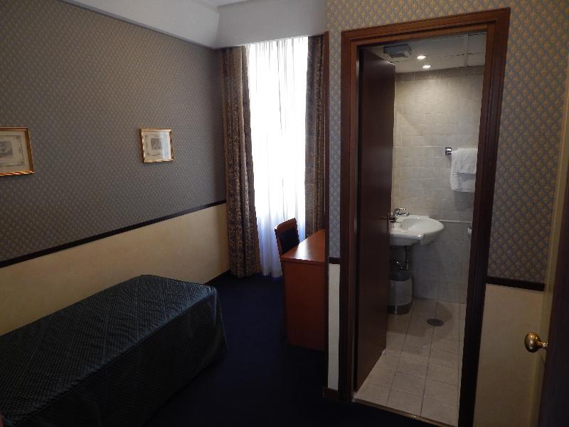Hotel Garda Roma Esterno foto