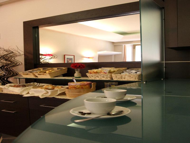 Hotel Garda Roma Esterno foto