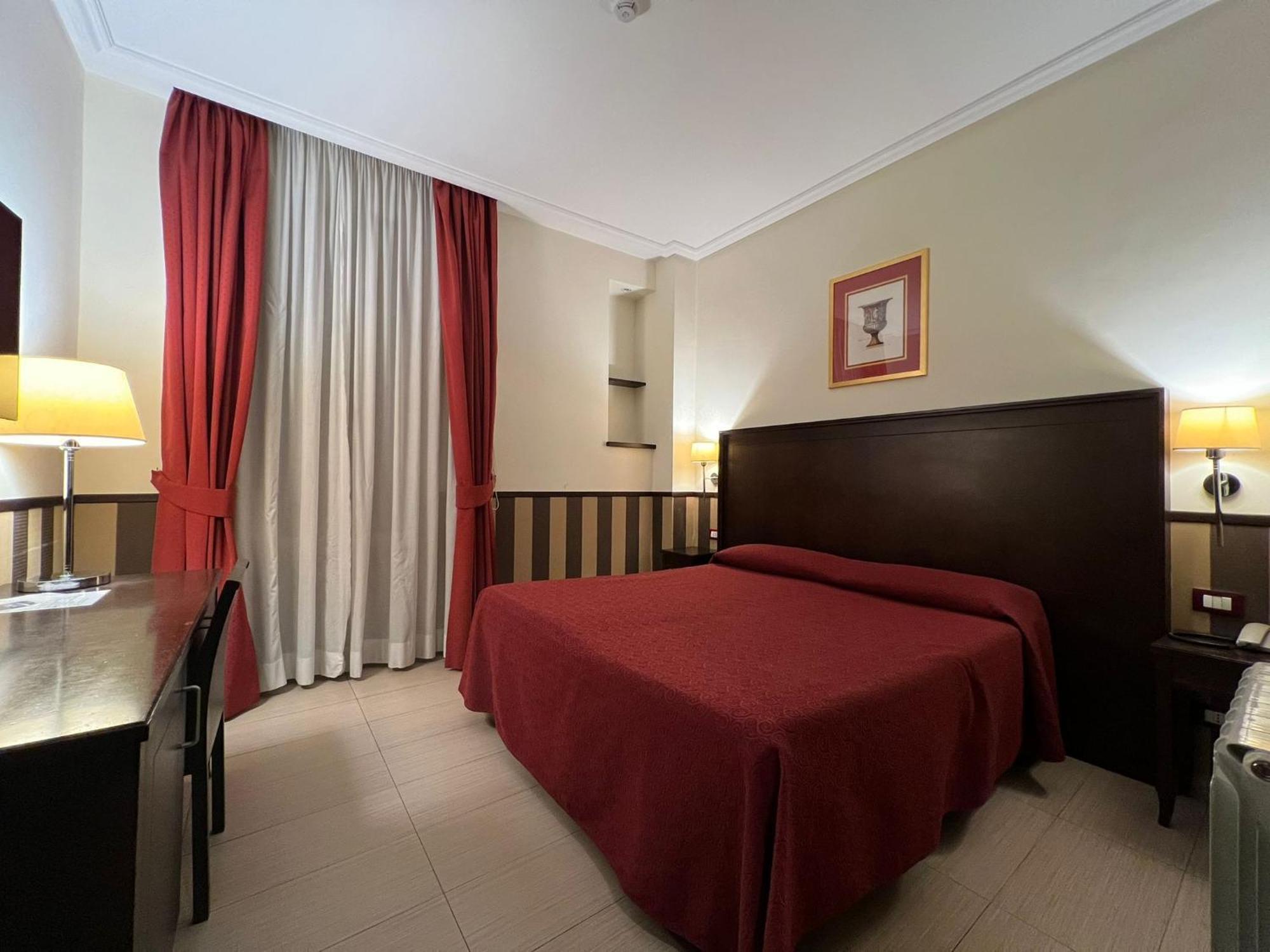 Hotel Garda Roma Esterno foto