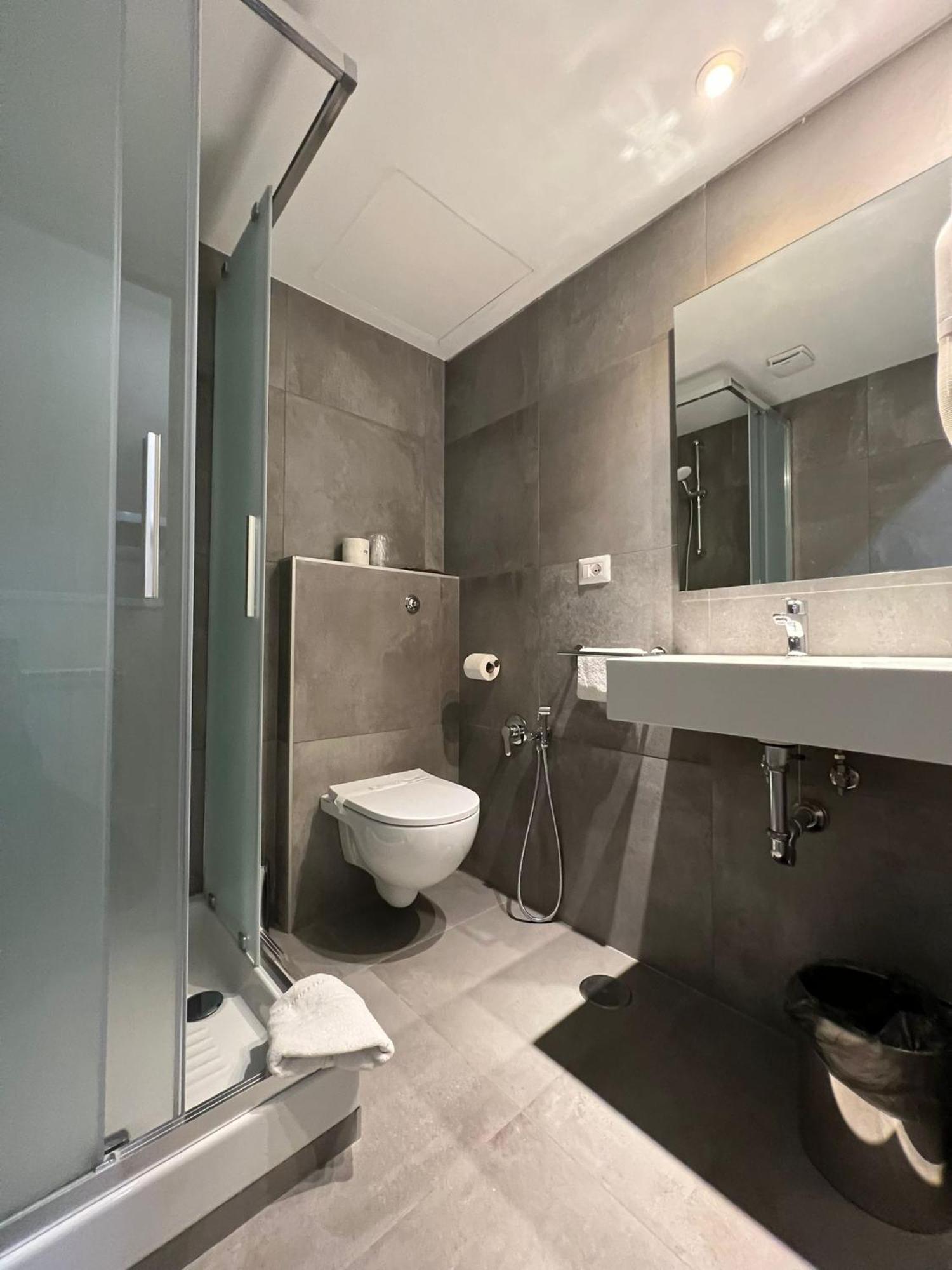 Hotel Garda Roma Esterno foto