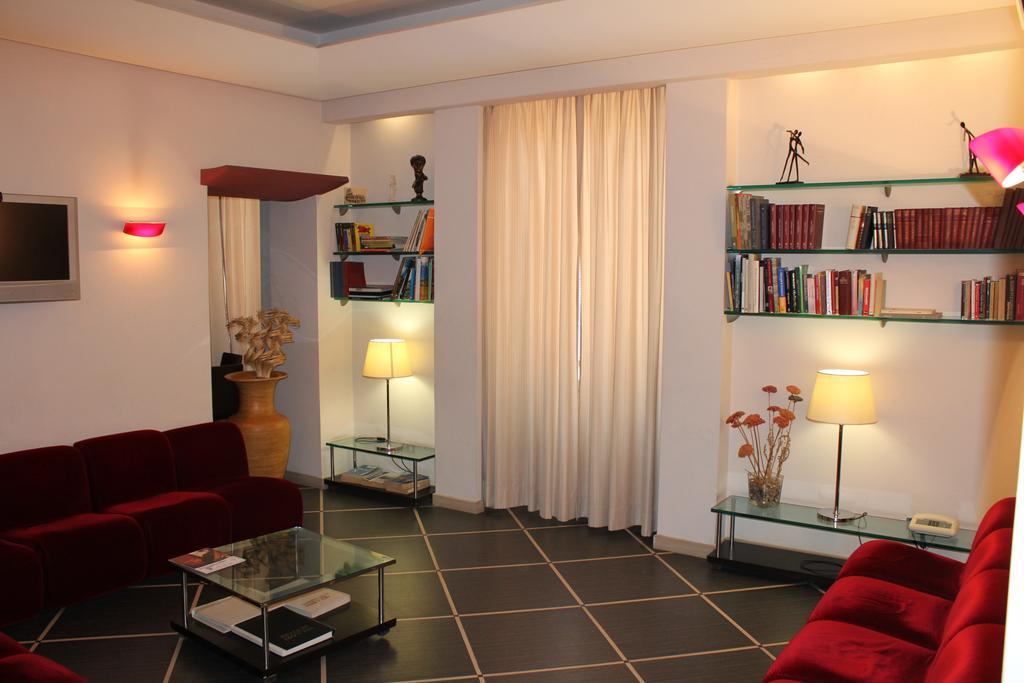 Hotel Garda Roma Esterno foto