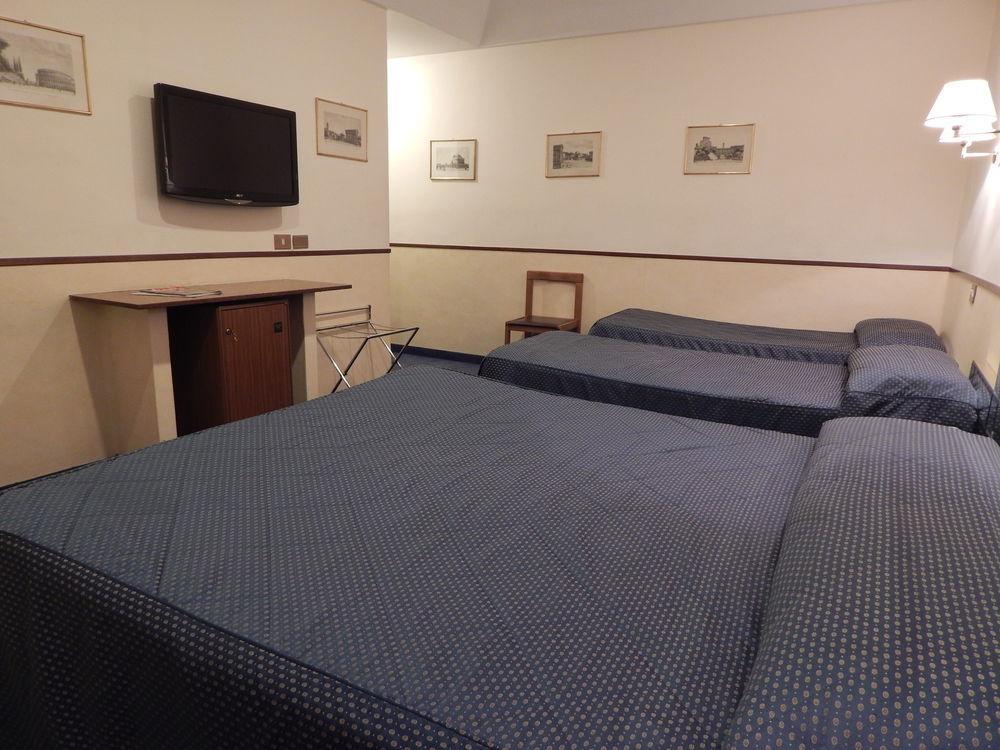 Hotel Garda Roma Esterno foto