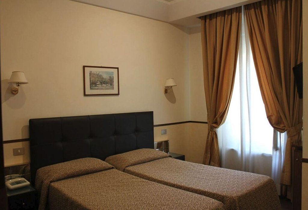 Hotel Garda Roma Esterno foto